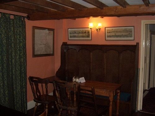 The Board Inn Хос Екстериор снимка